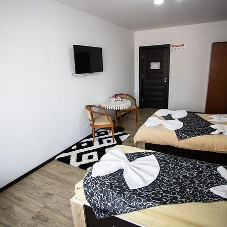 Hotel Casa Alex Târgu Jiu Esterno foto