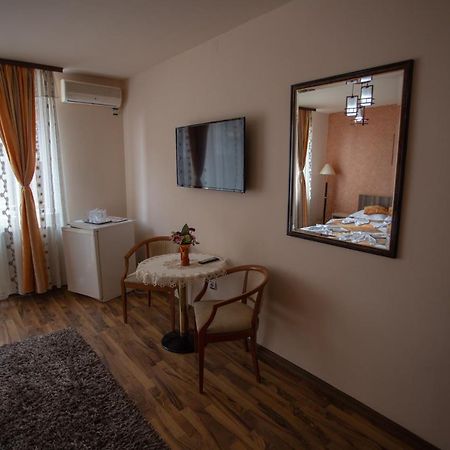 Hotel Casa Alex Târgu Jiu Esterno foto