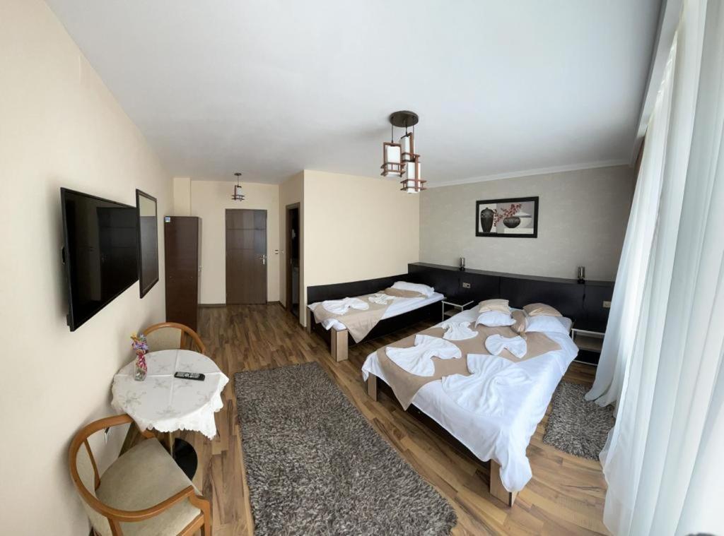 Hotel Casa Alex Târgu Jiu Esterno foto