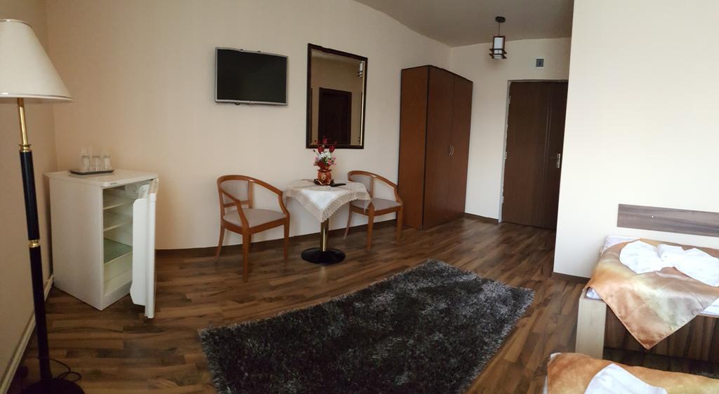 Hotel Casa Alex Târgu Jiu Camera foto