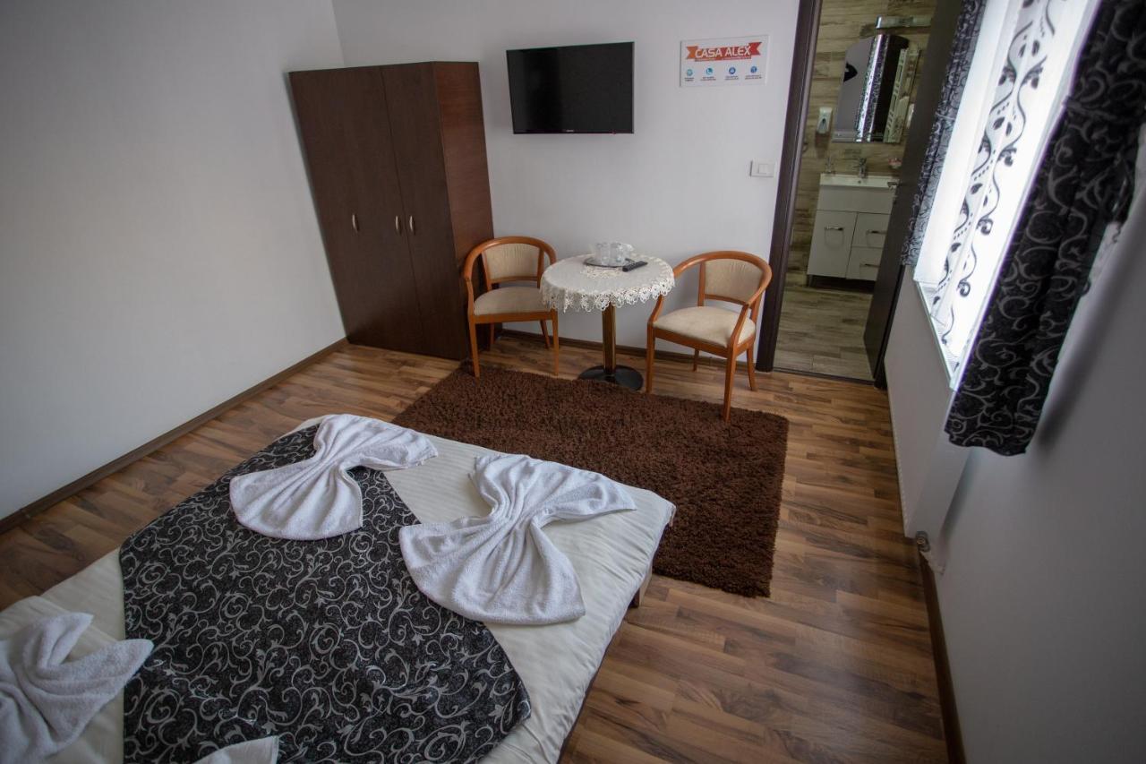 Hotel Casa Alex Târgu Jiu Esterno foto