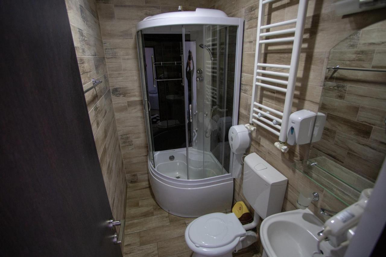 Hotel Casa Alex Târgu Jiu Esterno foto