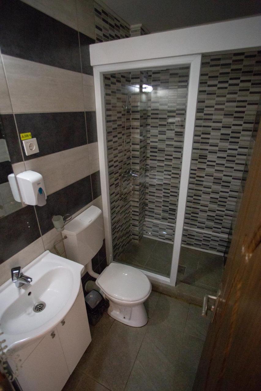 Hotel Casa Alex Târgu Jiu Esterno foto