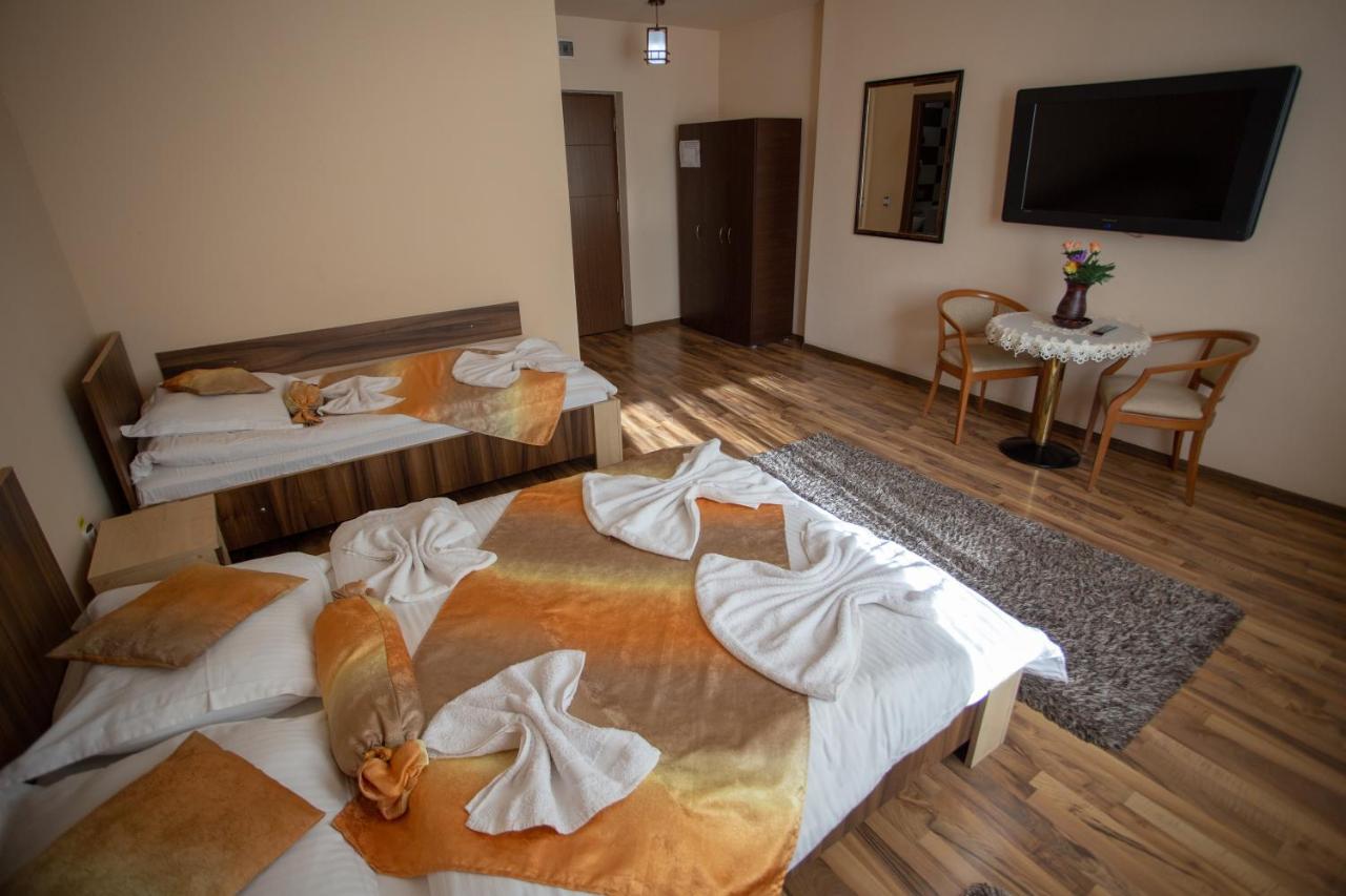 Hotel Casa Alex Târgu Jiu Esterno foto