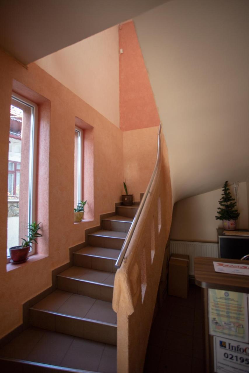 Hotel Casa Alex Târgu Jiu Esterno foto